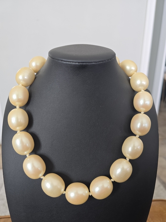 Jewelry - Golden Pearl Strand Necklace - Elegant Classic Jewelry